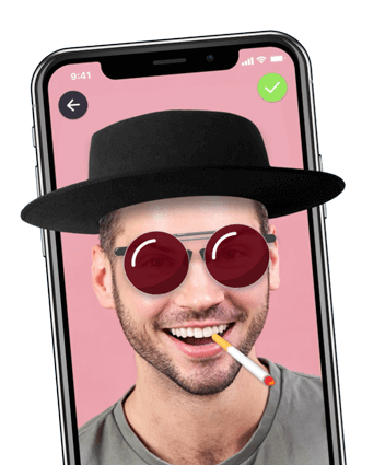 Hombre con sombrero virtual y gafas de sol en pantalla de teléfono.